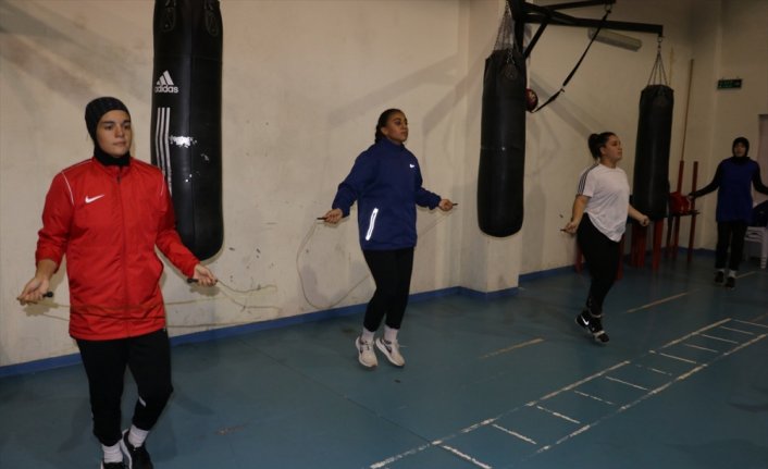 Genç Kadın Boks Milli Takımı, Dünya Şampiyonası hazırlıklarını sürdürüyor