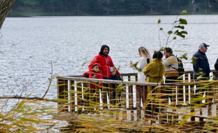 Gölcük Tabiat Parkı'nda ara tatil yoğunluğu