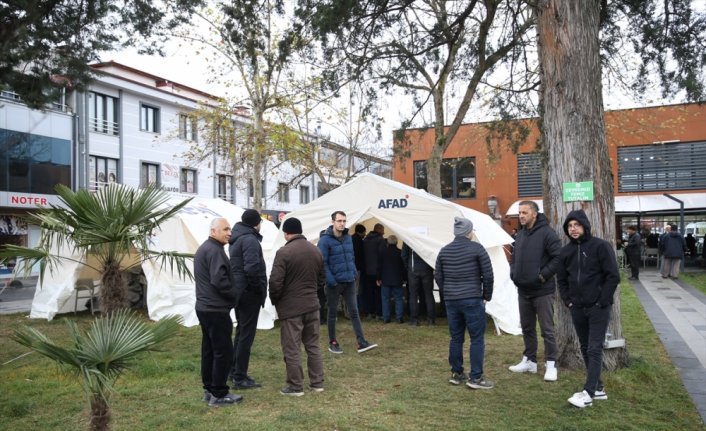 Gölyaka'da 800'ün üzerinde depremzede 243 çadırda konaklamayı sürdürüyor