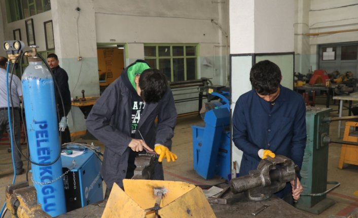 Karabük'teki meslek liselerinde 2023'te 1,5 milyon lira ciro hedefleniyor