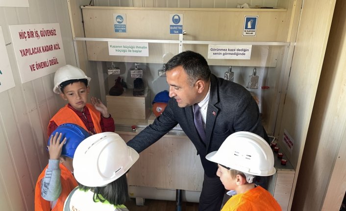 Öğrenciler afetlere hazırlıklı olmayı “yaşayarak“ öğreniyor