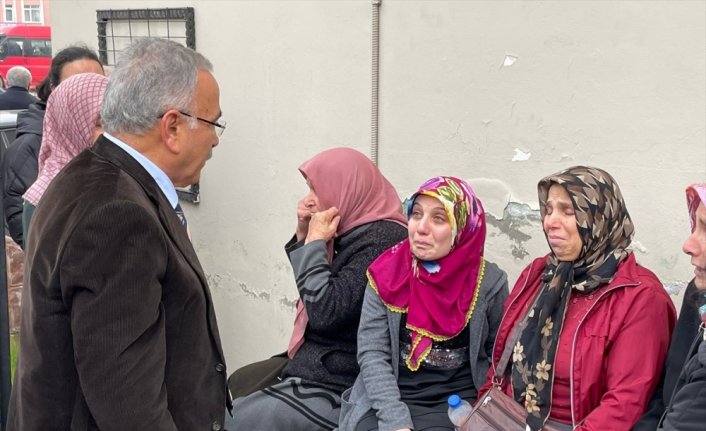 Ordu'da köpeklerden kaçarken hafif ticari aracın çarptığı temizlik işçisi öldü