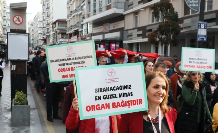 Samsun'da organ bağışına dikkat çekmek için trampetli yürüyüş