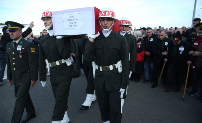 Şehit İsmail Ünal'ın cenazesi Ordu-Giresun Havalimanı'na getirildi