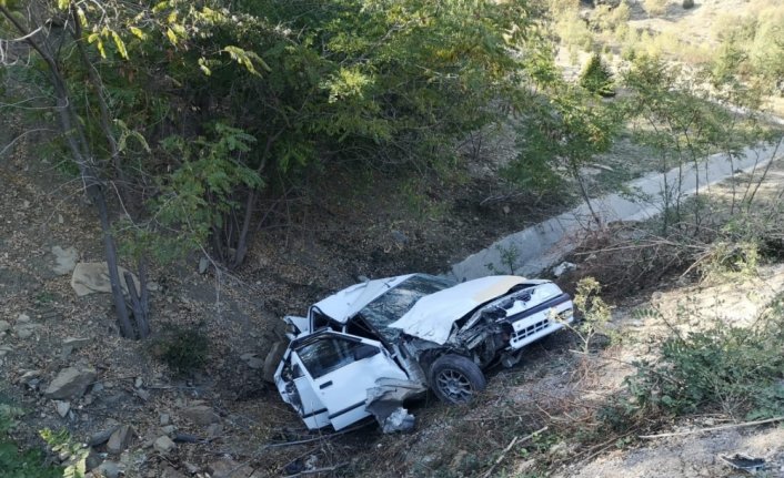 Sinop'ta otomobil ile traktör çarpıştı 5 kişi yaralandı