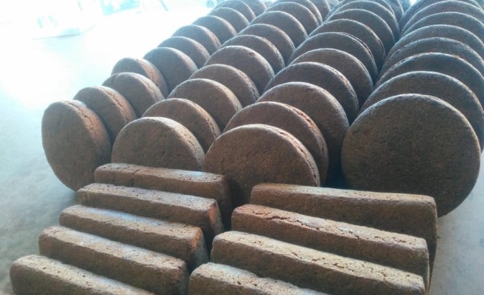 Siyez buğdayından yaptığı ekşi mayalı ekmekleri gurbetçilere de gönderiyor