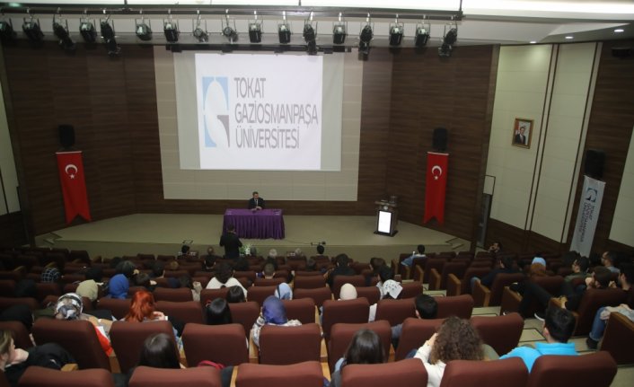 Tokat Belediye Başkanı Eroğlu, TOGÜ'de kariyer söyleşileri programına katıldı