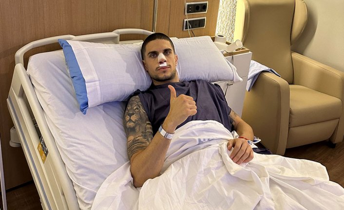 Trabzonspor'un savunma oyuncusu Marc Bartra, burnundan ameliyat edildi