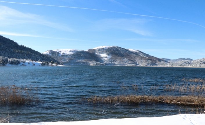 Abant'ta kar kalınlığı 30 santimetreye ulaştı