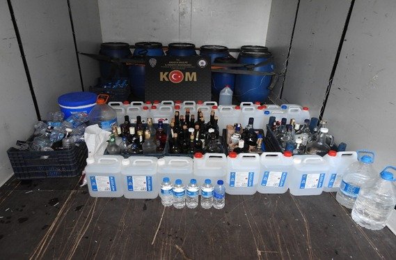 Amasya'da sahte içki operasyonunda 4 şüpheli tutuklandı