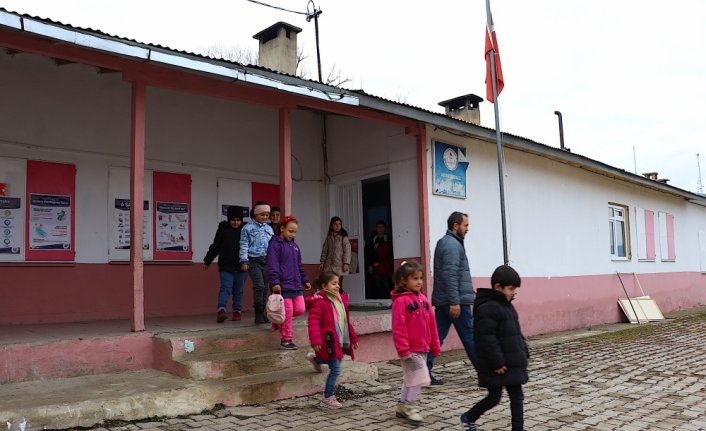 Bayburt'ta kırsalda yaşayan öğrenciler sinema keyfi yaşadı
