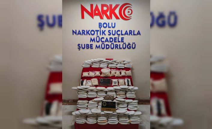 Bolu'da biber çuvallarına gizlenmiş 35 kilo 400 gram esrar ele geçirildi