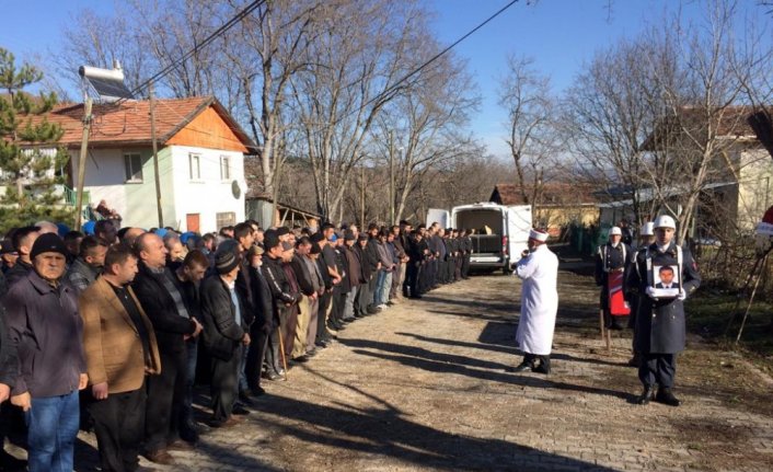 Bolu'da kalp krizi sonucu yaşamını yitiren jandarma Karabük'te toprağa verildi