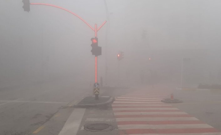 Çorum'da sis etkili oluyor
