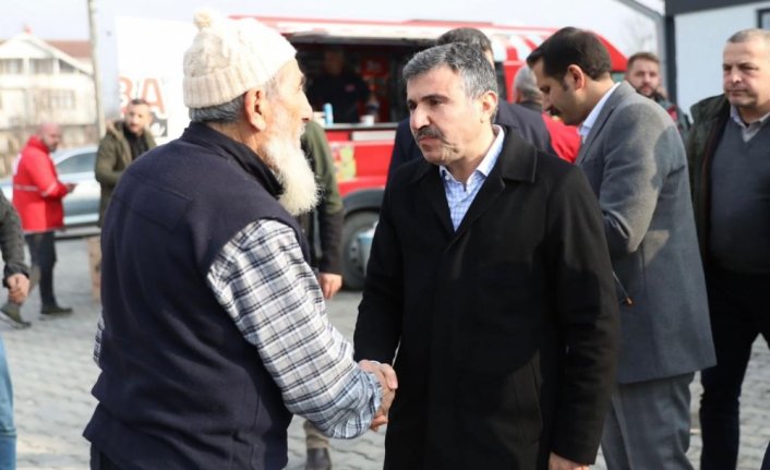 Düzce Valisi Atay, depremin merkez üssü Gölyaka'da incelemelerde bulundu