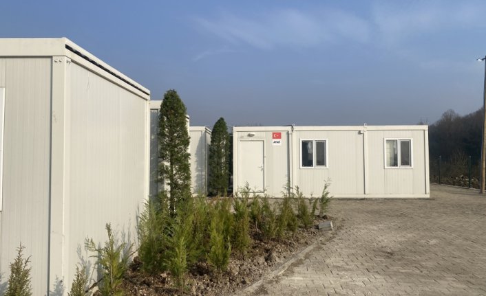 Düzce'de depremzedelere konteynerler teslim ediliyor