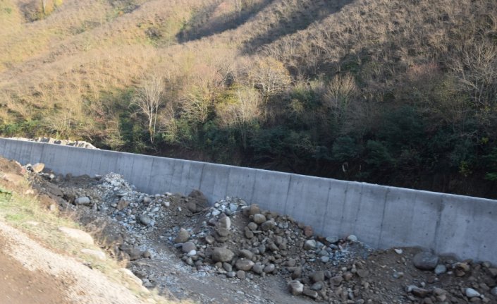 Espiye'de köy grup yolunda hasar onarım çalışmaları devam ediyor