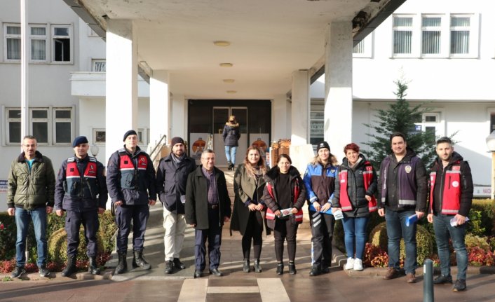 Kadına şiddetle mücadelede kapsamında kahvehanelerde eğitim düzenlendi