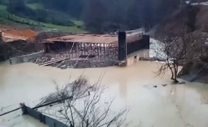 Karabük'te sağanak su taşkınlarına neden oldu