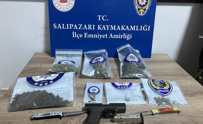 Salıpazarı'nda uyuşturucu operasyonunda 220 gram esrar ele geçirildi
