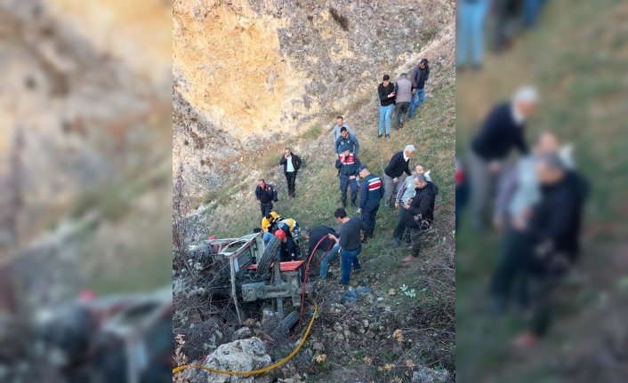 Samsun'da devrilen traktörün altında kalan sürücü yaşamını yitirdi