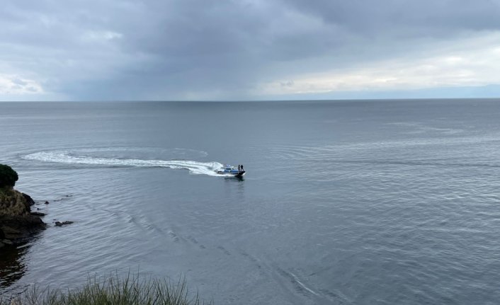 Sinop'ta kuru yük gemisinde çıkan yangını söndürme çalışmaları sürüyor