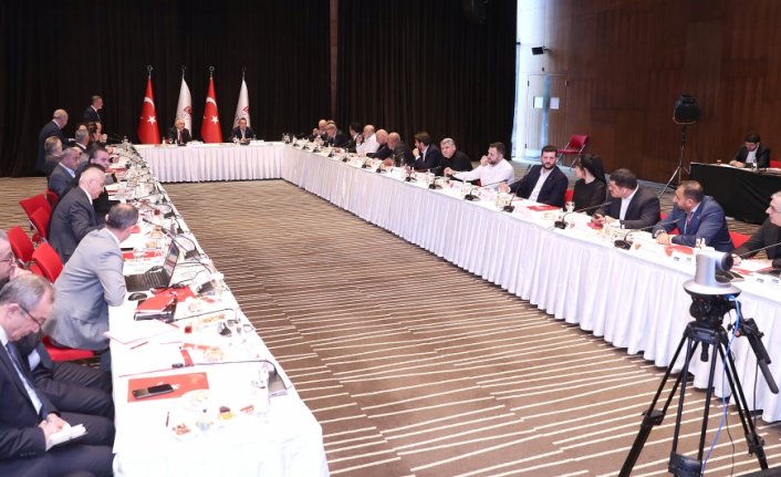 Süper Lig'de 15. haftanın hakemleri kulüp başkanlarının da katıldığı toplantıda belirlendi