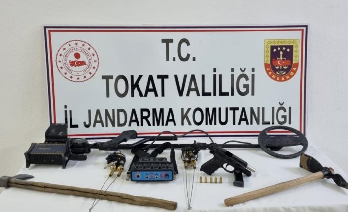 Tokat'ta izinsiz kazı yapan 4 kişi yakalandı
