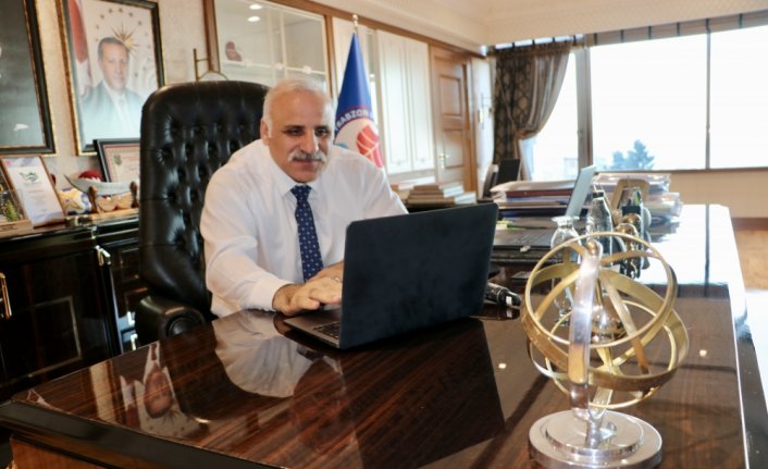 Trabzon Belediye Başkanı Zorluoğlu, AA'nın “Yılın Fotoğrafları“ oylamasına katıldı