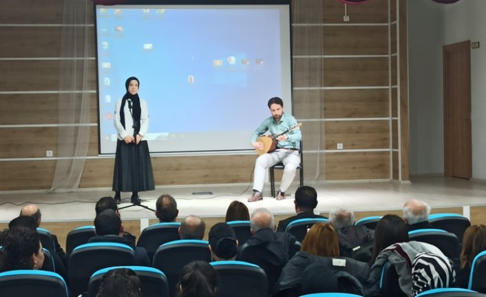 Yeşilyurt'ta şiir ve müzik programı düzenlendi