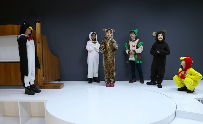 Bayburt'ta öğrenciler Tasarım ve Beceri Merkezi'nde geleceğe hazırlanıyor