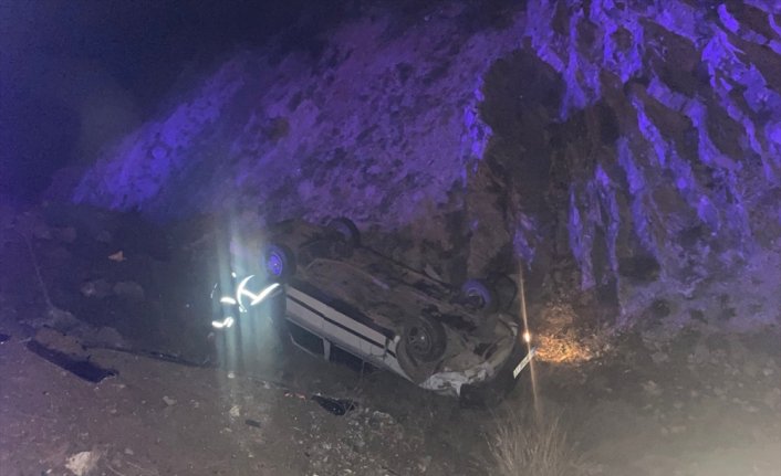 Bolu'da çalıntı otomobille kaza yapan 2 kişi otobüs terminalinde yakalandı