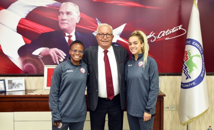 Ereğli Belediyespor 2 kadın futbolcuyu kadrosuna kattı