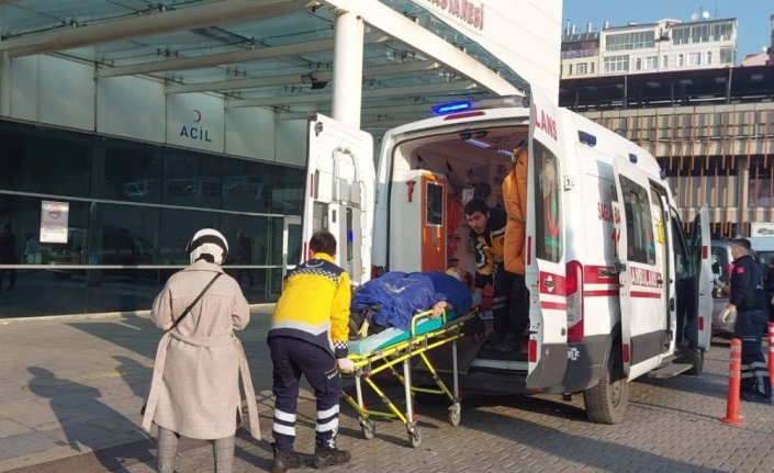 Karabük'te tır ile çarpışan otomobilin sürücüsü öldü, 2 kişi yaralandı