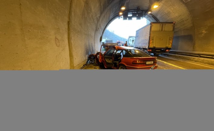 Karabük'te tır ile çarpışan otomobilin sürücüsü öldü, 2 kişi yaralandı