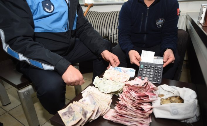 Kastamonu'da 5 dilencinin üzerinde toplam 3 bin liradan fazla para bulundu