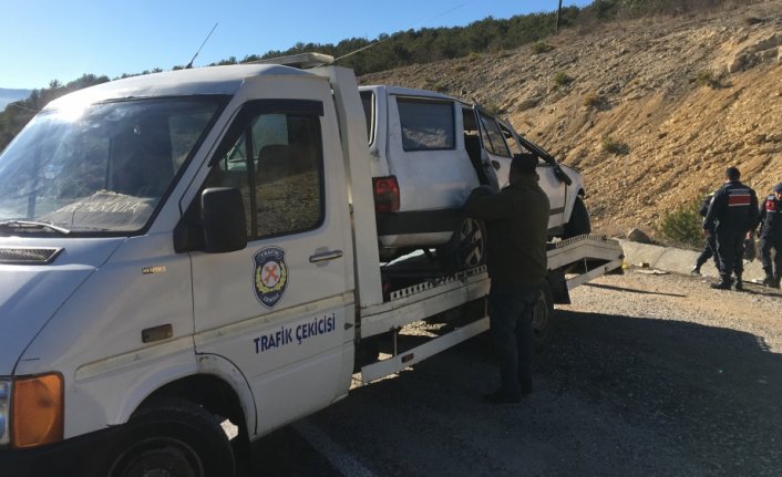 Kastamonu'da devrilen otomobilin sürücüsü yaralandı