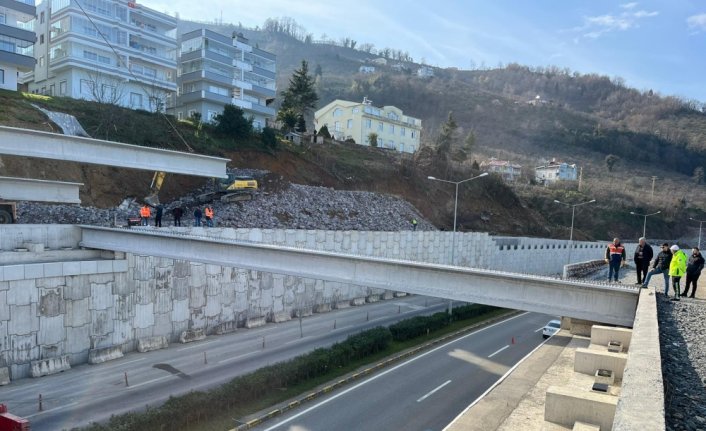 Keşap'ta batı çıkışı köprülü kavşak çalışmaları devam ediyor