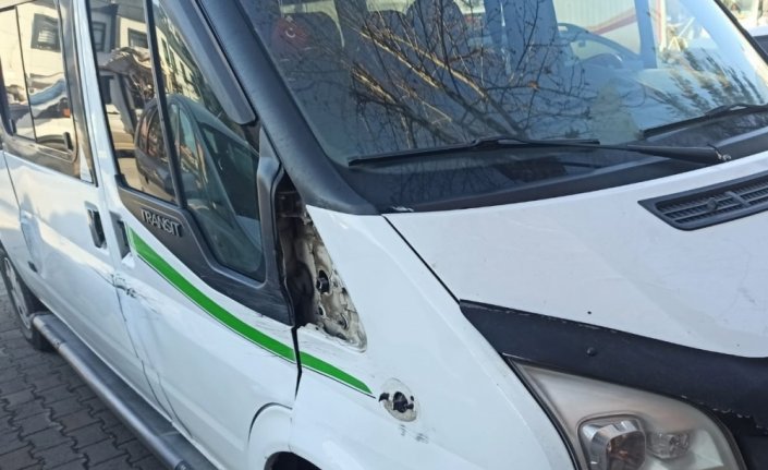 Ölümlü trafik kazasına karışıp kaçan sürücü kırık araç parçalarından bulundu