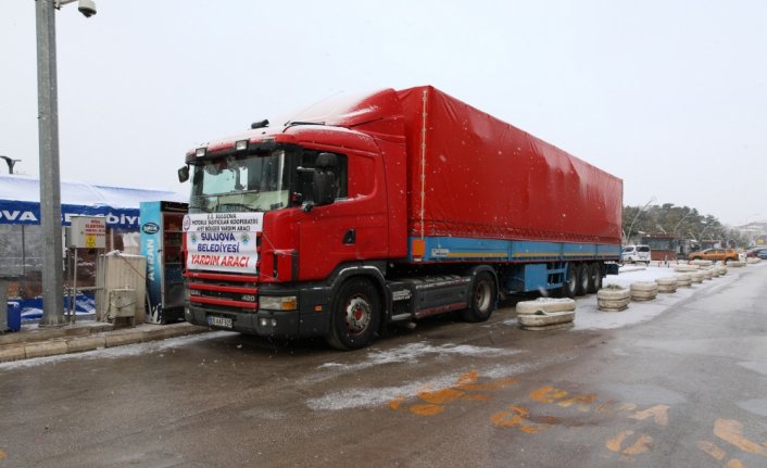 Amasya'nın ilçelerinden deprem bölgesine yardımlar sürüyor
