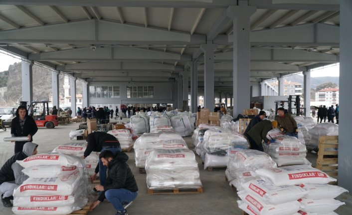 "Asrın felaketi" bölgesine Osmancık'tan 32 tır yardım