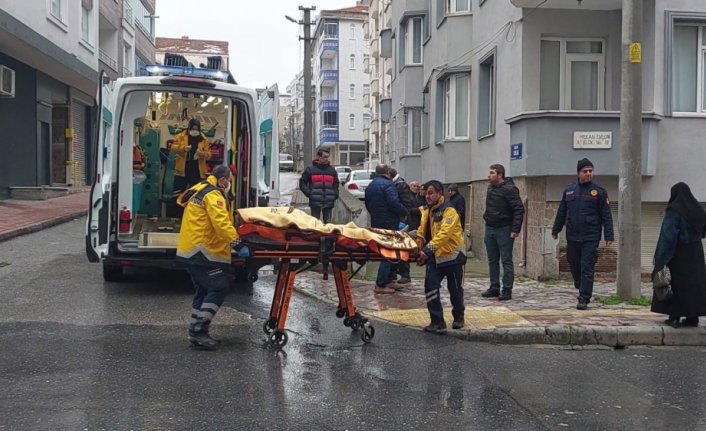Bafra'da evinde baygın halde bulunan kişi, hastaneye kaldırıldı