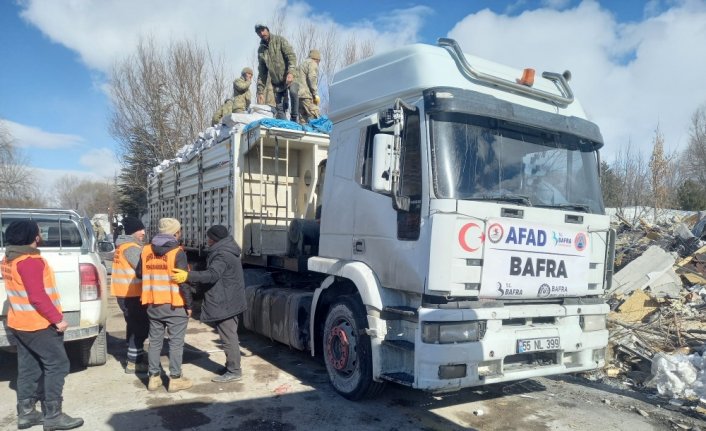 Bafra'dan deprem bölgesine yakacak desteği