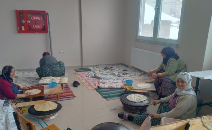 Başçiftlik ilçesindeki ev hanımlarından deprem bölgesine destek