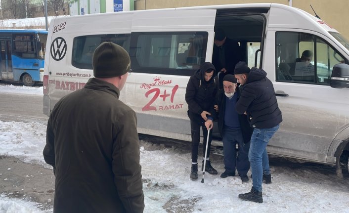 Bayburt'a getirilen 57 depremzede aparta yerleştirildi