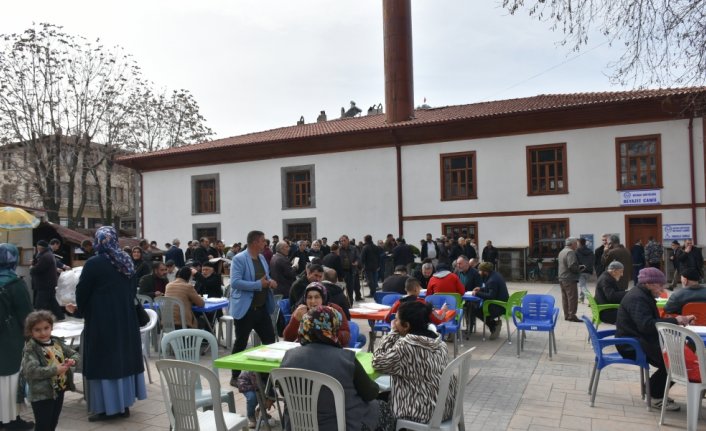 Boyabat'ta depremde hayatını kaybedenler için mevlit okutuldu