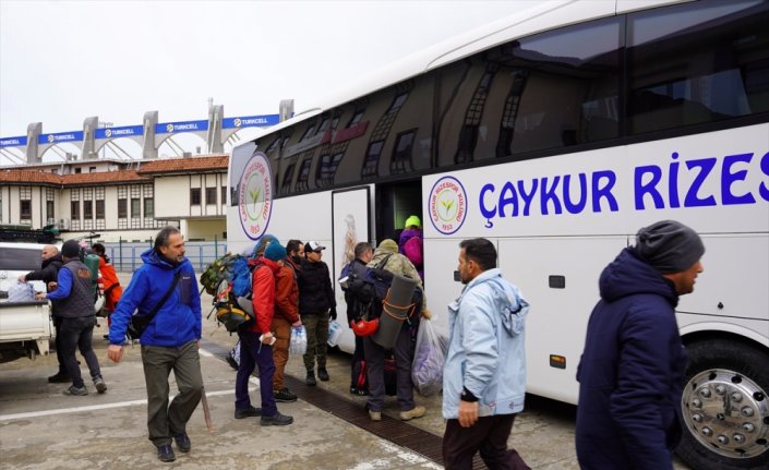 Çaykur Rizespor Kulübü, depremzedeler için malzeme yardımında bulundu