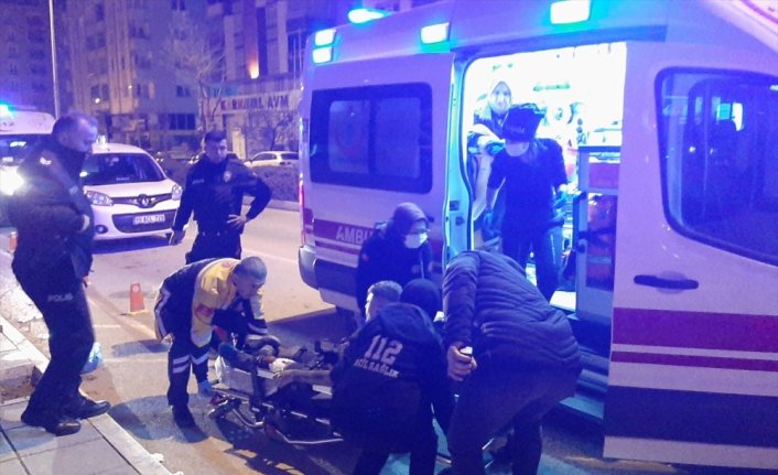 Çorum'da otomobilde silahla vurulan 2 kişi yaralandı