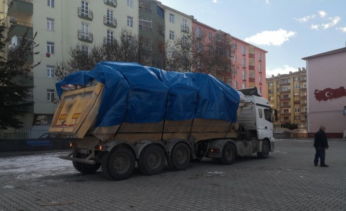 Çorum'dan deprem bölgesine 45 tır yakacak gönderildi