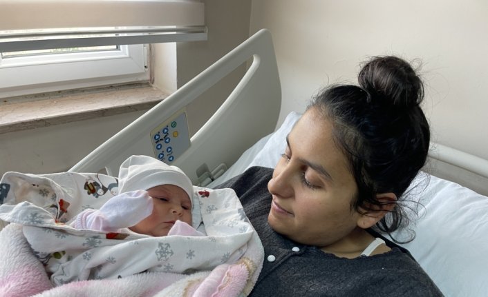 Depremden kurtulan Hataylı ailenin bebeği Bartın'da dünyaya gözlerini açtı